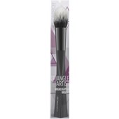 Catrice - Pinsel - Triangle Artist Highlighter Brush