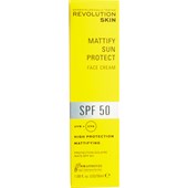 Revolution Skincare - Sun care - Mattify Sun Protect Face Cream SPF 50