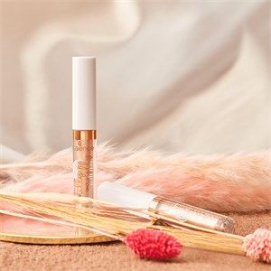 Chilly vanilly Liquid Eyeshadow by Essence