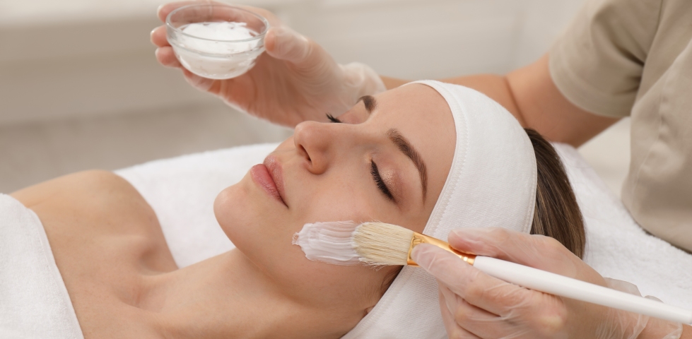 Chemical face peels – what do they do?