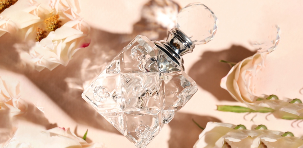 The perfume pyramid – the structure of a perfume with top note, middle note and base note